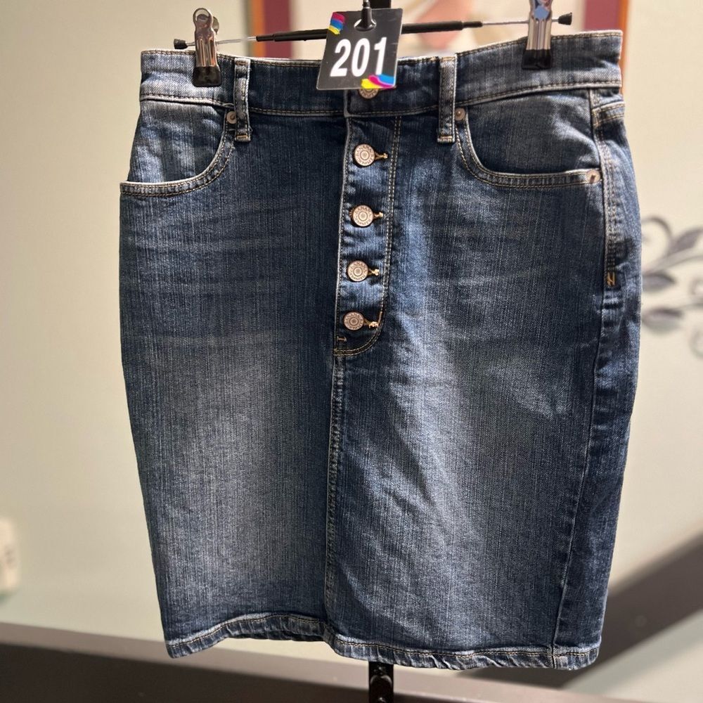 Banana Republic Blue Denim Skirt SIze 2 EUC #DO201